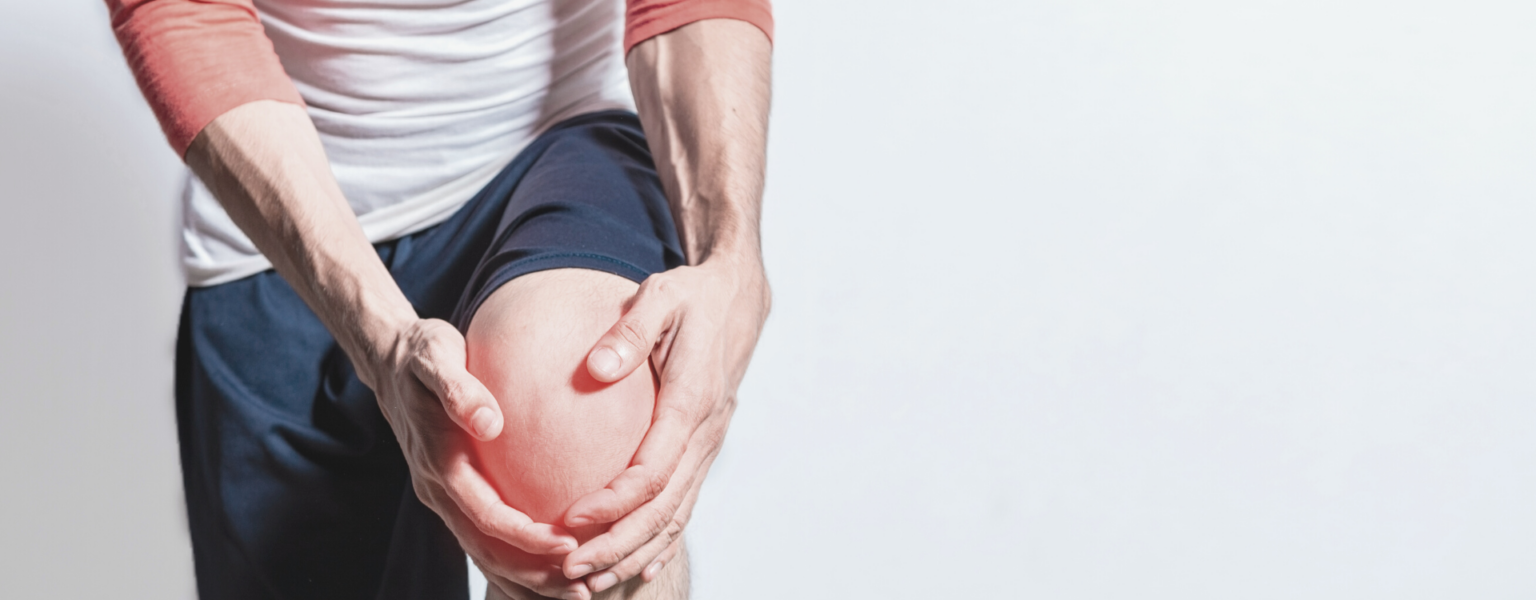 Osteoartrite: persona con dolore al ginocchio